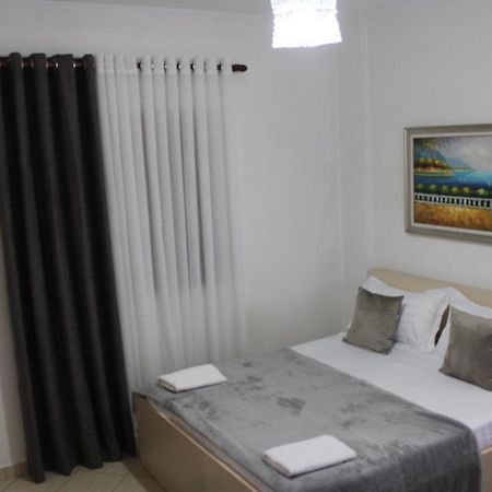 Deni'S Family Apartment In New Blvd Tiranë Ngoại thất bức ảnh