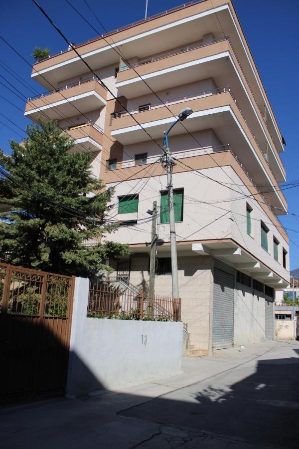 Deni'S Family Apartment In New Blvd Tiranë Ngoại thất bức ảnh