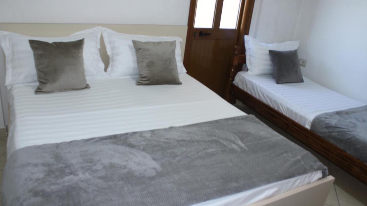 Deni'S Family Apartment In New Blvd Tiranë Ngoại thất bức ảnh